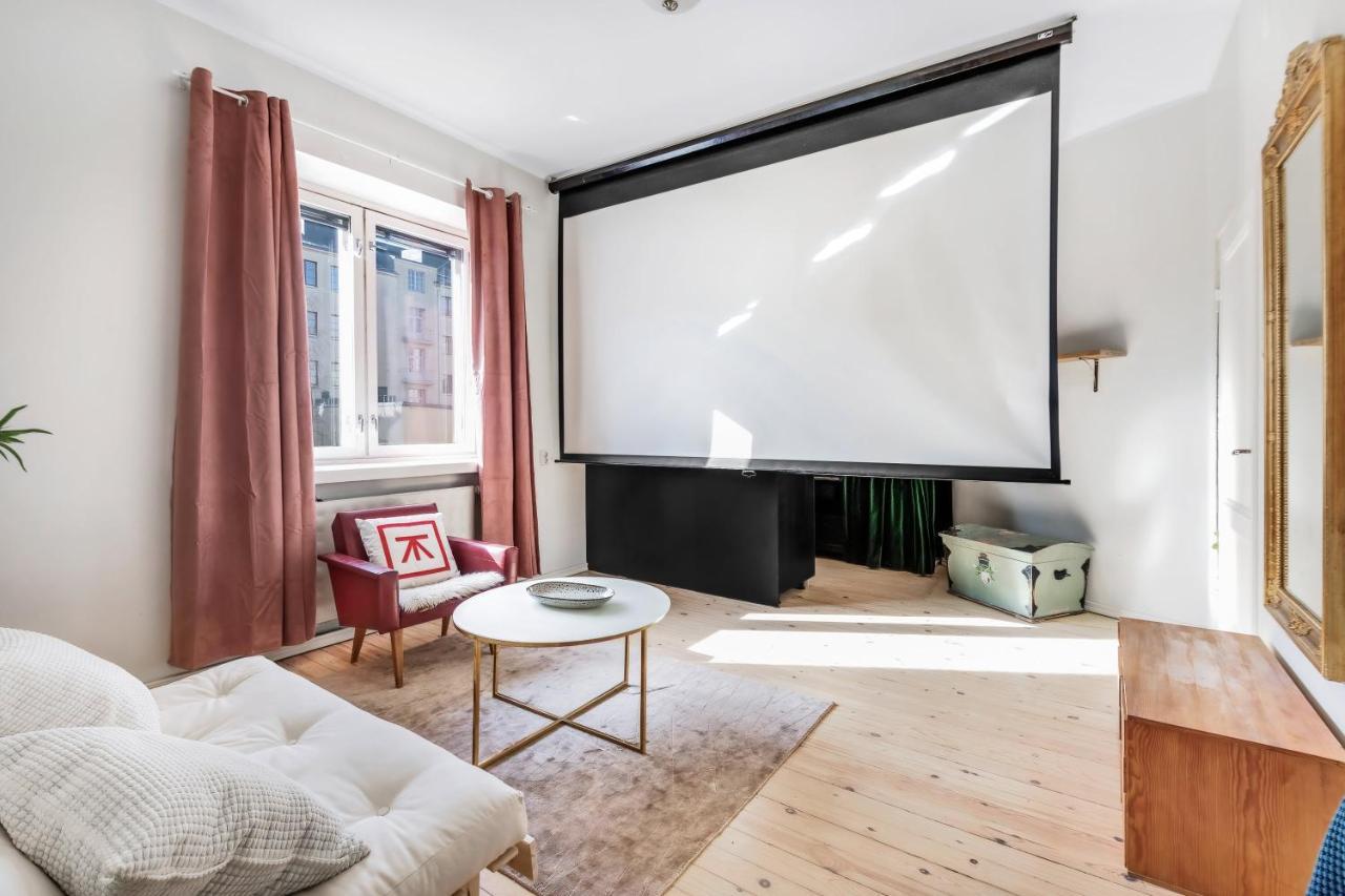 Wehost Modern Kitchen Studio With Bright Colours Apartment Helsinki Bagian luar foto