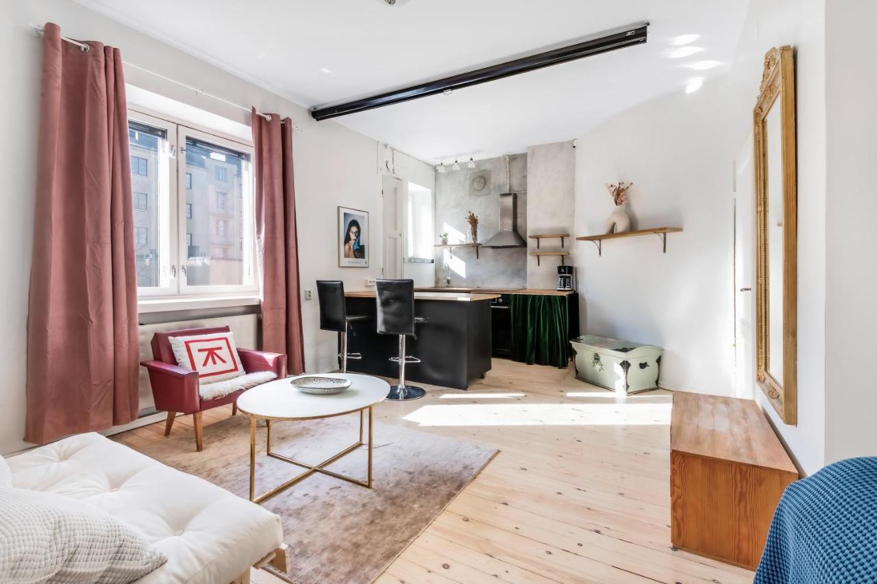 Wehost Modern Kitchen Studio With Bright Colours Apartment Helsinki Bagian luar foto