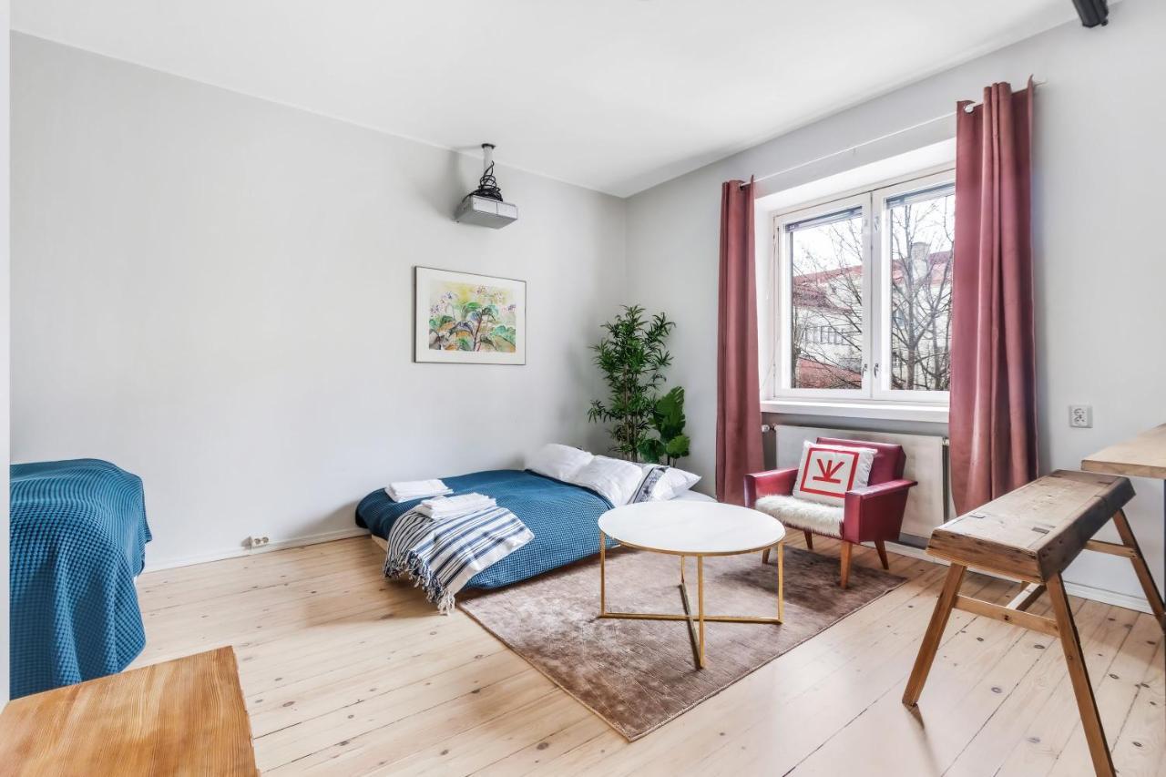 Wehost Modern Kitchen Studio With Bright Colours Apartment Helsinki Bagian luar foto