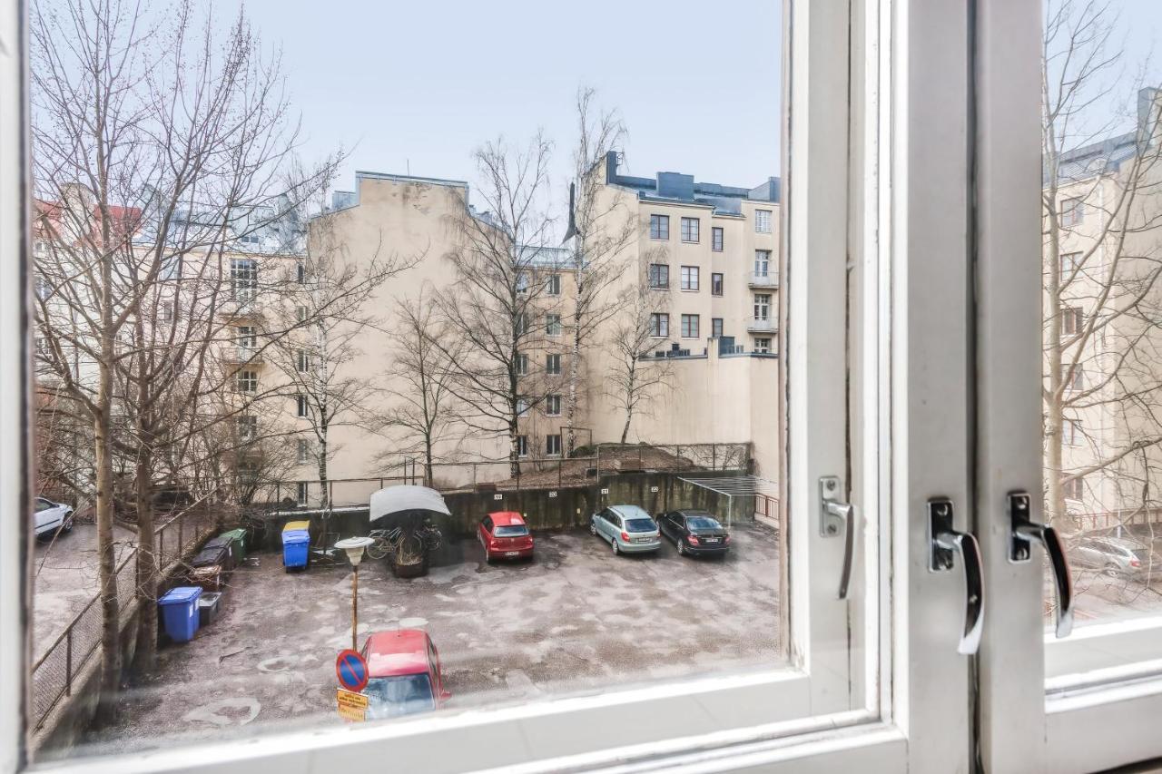 Wehost Modern Kitchen Studio With Bright Colours Apartment Helsinki Bagian luar foto