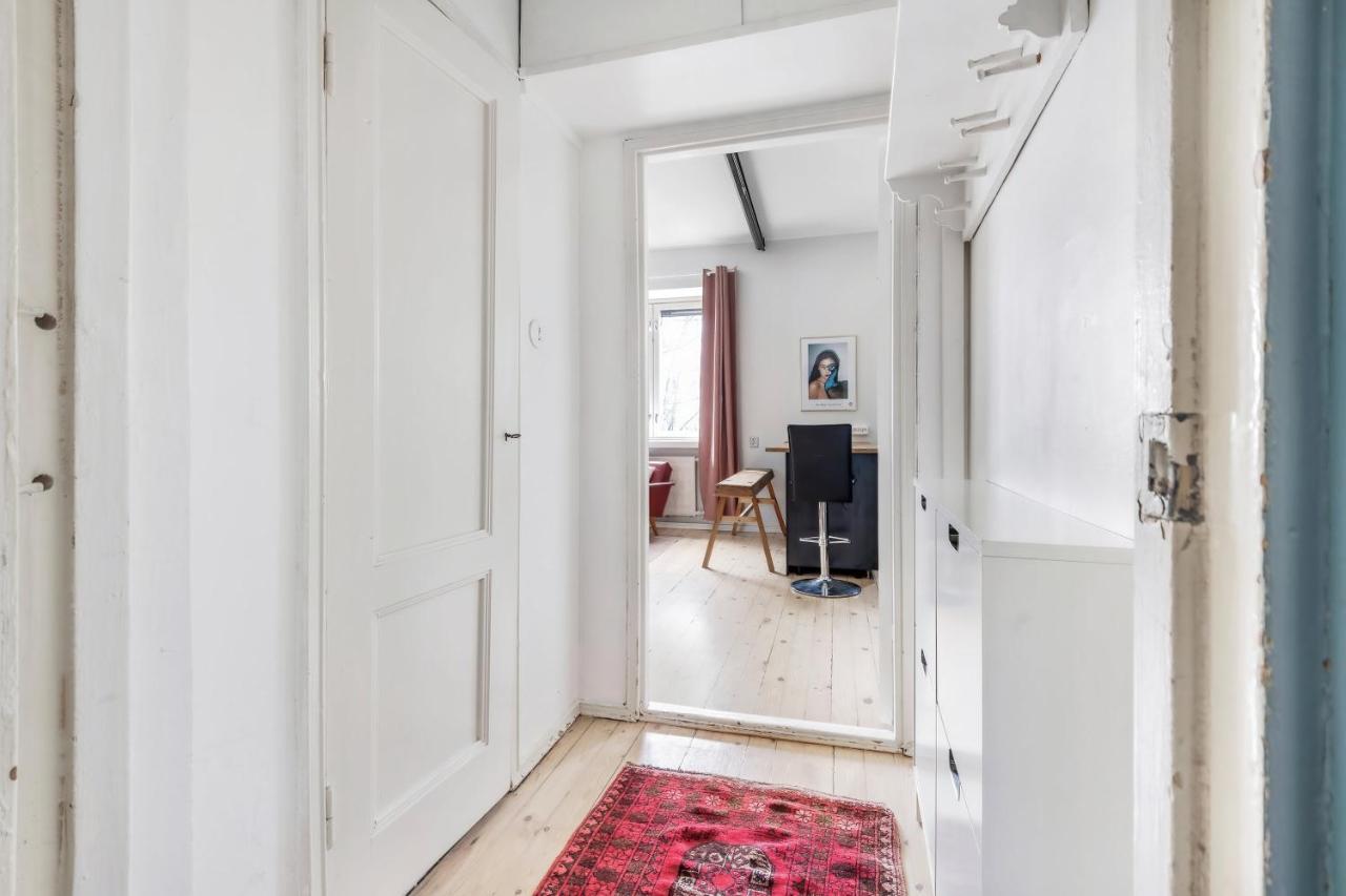 Wehost Modern Kitchen Studio With Bright Colours Apartment Helsinki Bagian luar foto