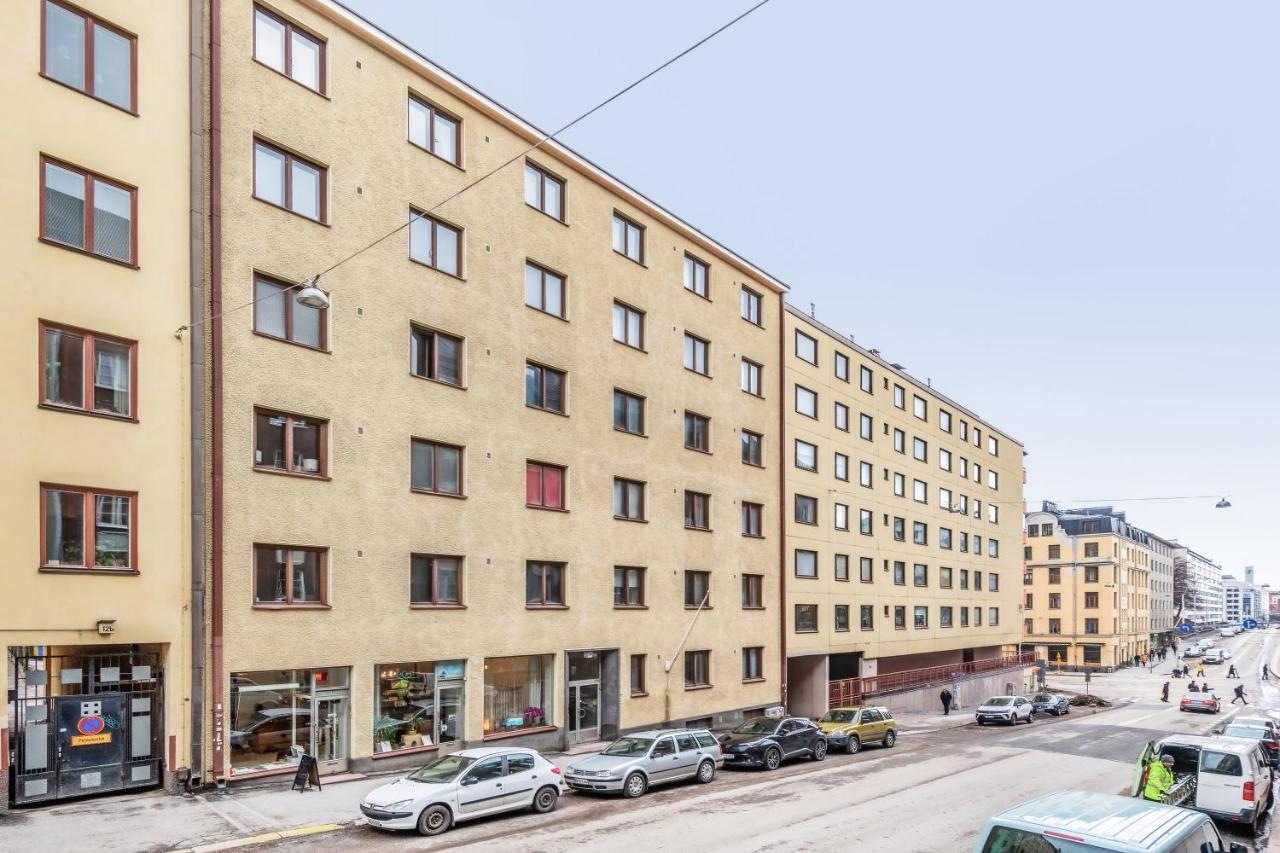 Wehost Modern Kitchen Studio With Bright Colours Apartment Helsinki Bagian luar foto