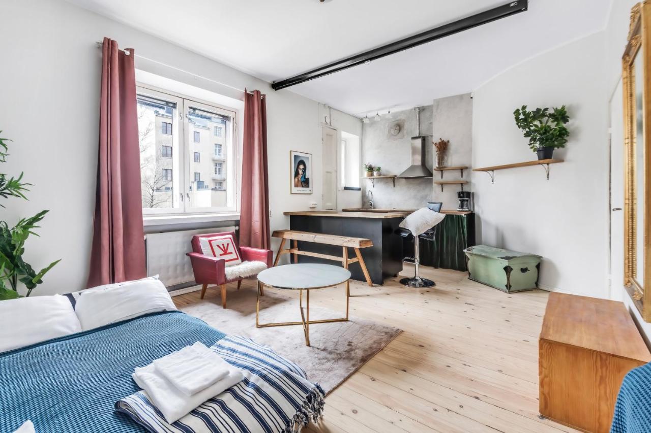 Wehost Modern Kitchen Studio With Bright Colours Apartment Helsinki Bagian luar foto